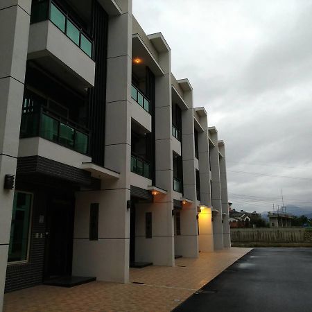 Smile Castle Apartamento Luodong Exterior foto